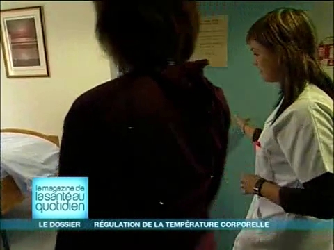 La température du corps baisse tout au long de la nuit au cours du sommeil.
