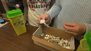 Clémence, 13 ans, est atteinte de polyarthrite rhumatoïde.