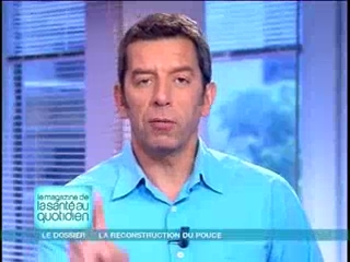 Marina Carrère d'Encausse et Michel Cymes expliquent le rôle du pouce.