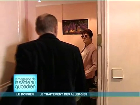L'allergologue procède à différents tests pour identifier l'origine de l'allergie.