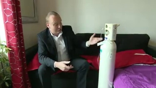 L'algie vasculaire de la face est une forme de céphalées qui se caractérise par des douleurs intenses dans la moitié du crâne. Pour apaiser les crises, les patients peuvent avoir recours à l'oxygène.