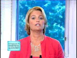Marina Carrère d'Encausse et Michel Cymes expliquent l'onychomycose.