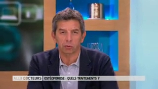 Marina Carrère d'Encausse et Michel Cymes expliquent l'ostéoporose.