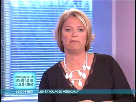 Marina Carrère d’Encausse et Michel Cymes décrivent les différentes utilisations des tatouages médicaux.