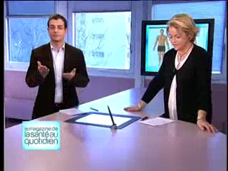 Marina Carrère d’Encausse et Benoît Thevenet expliquent la langue de signes.