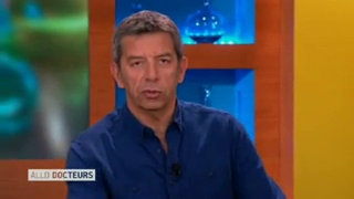 Marina Carrère d'Encausse et Michel Cymes expliquent les effets de la méditation.