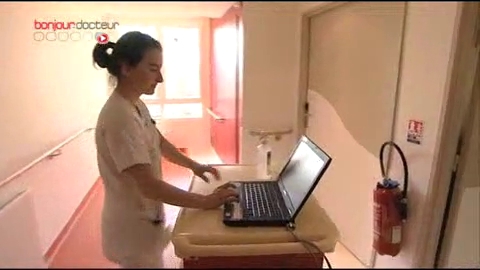 Pour éviter toute constipation, des laxatifs sont administrés aux personnes âgées.