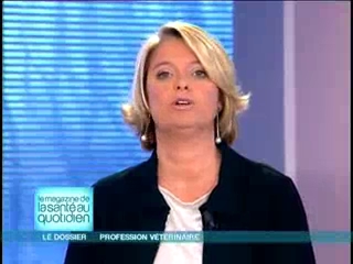 Marina Carrère d'Encausse et Michel Cymes expliquent le rôle du vétérinaire.