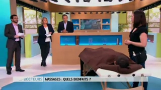 Explications et démonstrations avec Claire Tedeschi, praticienne en massage bien-être