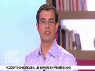 Marina Carrère d'Encausse et Benoît Thevenet présentent les dangers de la maison.