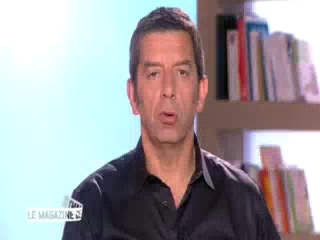 Marina Carrère d’Encausse et Michel Cymes expliquent le décollement de la rétine.