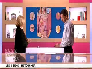 Marina Carrère d’Encausse et Michel Cymes expliquent le toucher.