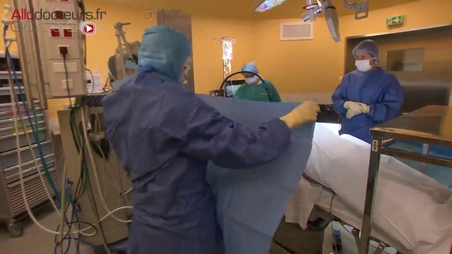 Attention, images de chirurgie ! Ablation partielle de la thyroïde
