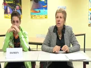 Les jeunes abordent diverses questions de sexualité.
