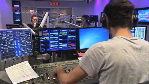 Les radios donnent la parole aux ados qui peuvent évoquer librement leur sexualité.
