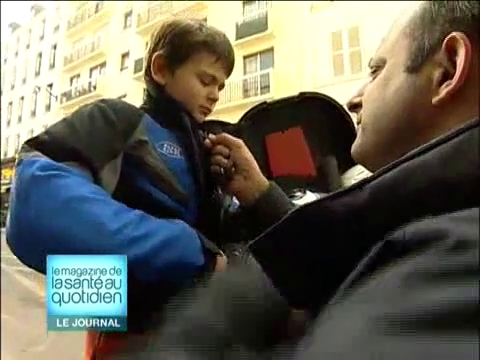 Peut-on transporter de jeunes enfants en moto ?