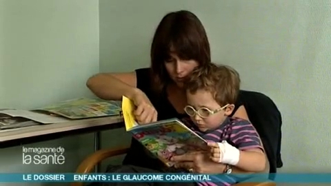 Attention, images d’intervention chirurgicale : le suivi doit être régulier afin de vérifier que la pression intra-oculaire ne remonte pas.