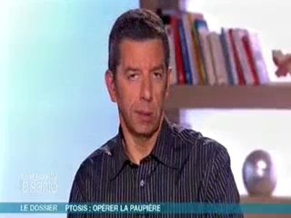 Marina Carrère d’Encausse et Michel Cymes expliquent les ptosis.