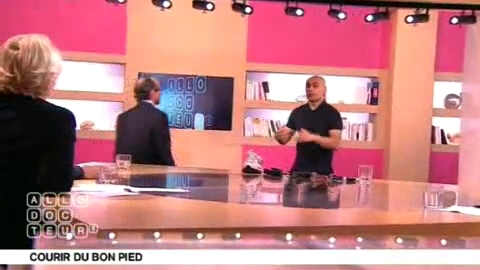 Nordine Attab, coach sportif, présente différents exercices de renforcement musculaire adaptés à la course à pied.
