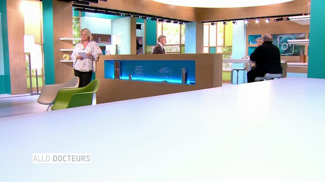 Marina Carrère d'Encausse et Régis Boxelé expliquent la stomie