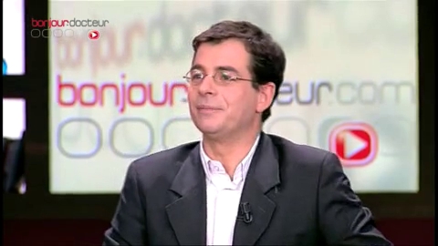 Marina Carrère d'Encausse réagit sur le retour à l'allaitement dans notre société
