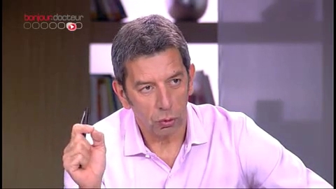 Michel Cymes défend l'importance du toucher rectal, plus fiable que le dosage du PSA. Sans transition, il s'étonne de certaines associations insolites de médecins.