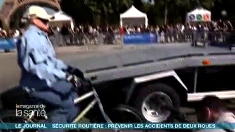 Un crash test à vélo pour sensibiliser le public