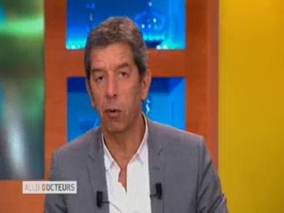 Marina Carrère d'Encausse et Michel Cymes expliquent le rôle des anticoagulants.