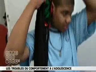Répétitions pour la pièce de théâtre écrite par les jeunes.