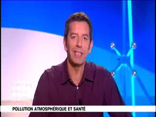 Marina Carrère d'Encausse et Michel Cymes expliquent les effets de la pollution de l'air.