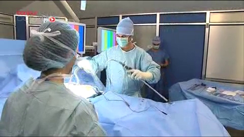 Attentio, images de chirurgie : sleeve gastrectomie à l'hôpital Béclère