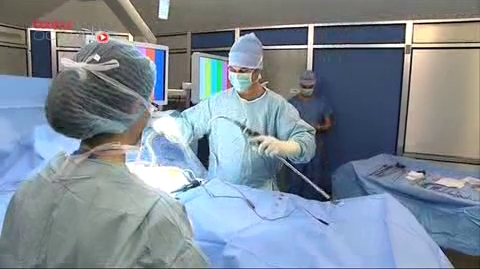 Attentio, images de chirurgie : sleeve gastrectomie à l'hôpital Béclère