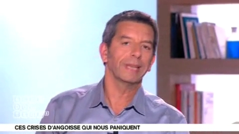 Marina Carrère d'Encausse et Michel Cymes expliquent les mécanismes de la crise d'angoisse.