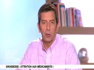 Marina Carrère d'Encausse et Michel Cymes expliquent les effets des médicaments sur l'embryon et le fœtus.