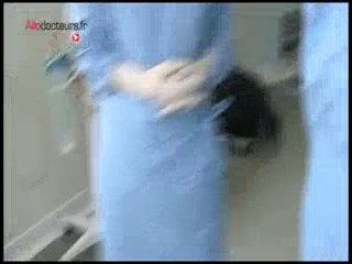 Attention, images de chirurgie ! La nymphoplastie permet de réduire les petites lèvres.