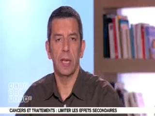Marina Carrère d'Encausse et Michel Cymes expliquent les effets secondaires des traitements contre le cancer.