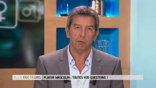 Benoît Thevenet et Michel Cymes présentent l'appareil génital masculin