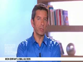 Marina Carrère d'Encausse et Michel Cymes expliquent le mal de dos chez l'enfant.