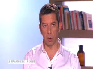 Marina Carrère d’Encausse et Michel Cymes présentent les dents de sagesse.
