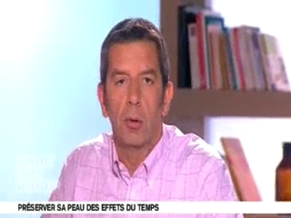 Marina Carrère d'Encausse et Michel Cymes expliquent le vieillissement de la peau.