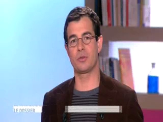 Marina Carrère d'Encausse et Benoît Thevenet expliquent la microcéphalie.