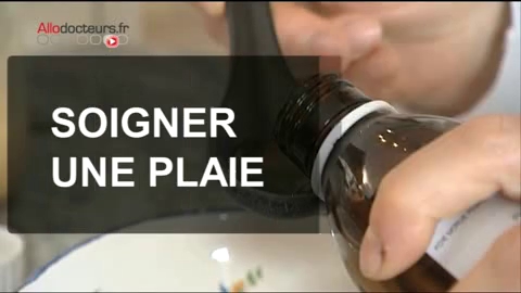 Evelyne est très curieuse des techniques médicales d'autrefois.