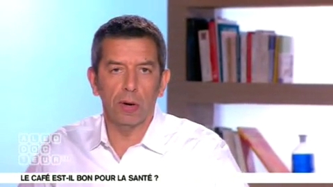 Marina Carrère d'Encausse et Michel Cymes expliquent les effets de la caféine sur l'organisme.