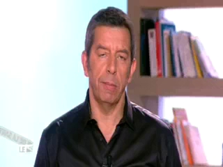 Marina Carrère d’Encausse et Michel Cymes expliquent l’Hospitalisation À Domicile (HAD).