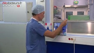 Attention il s'agit d'images de chirurgie. L'excision des abcès.