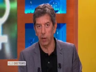 Marina Carrère d'Encausse et Michel Cymes expliquent la crampe musculaire.