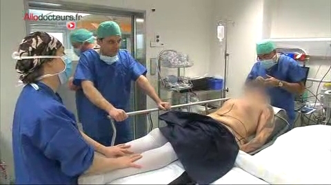Attention images de chirurgie ! Un body lift après la chirurgie de l'obésité