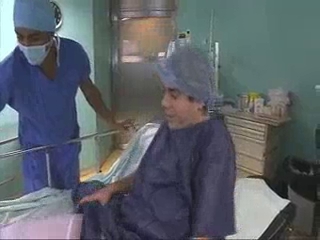La ligamentoplastie consiste à remplacer le ligament abîmé par un tendon prélevé sur la rotule