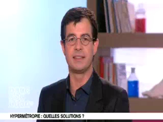 Marina Carrère d'Encausse et Benoît Thevenet expliquent l'hypermétropie.