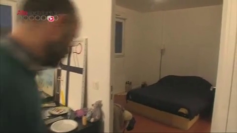 Laurent souffre de bruxisme le jour et la nuit depuis 10 ans.